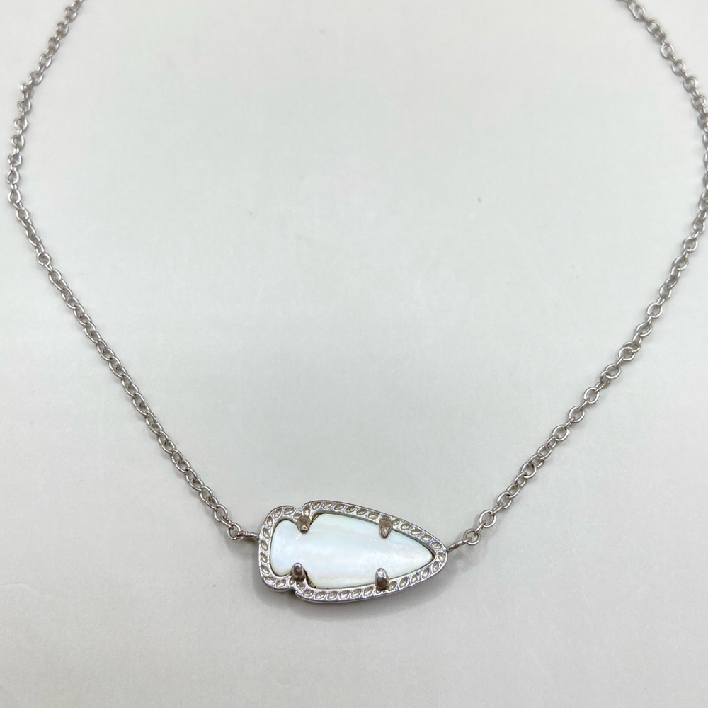 Kendra Scott White Mother-of-Pearl and Silver Pendant Necklace